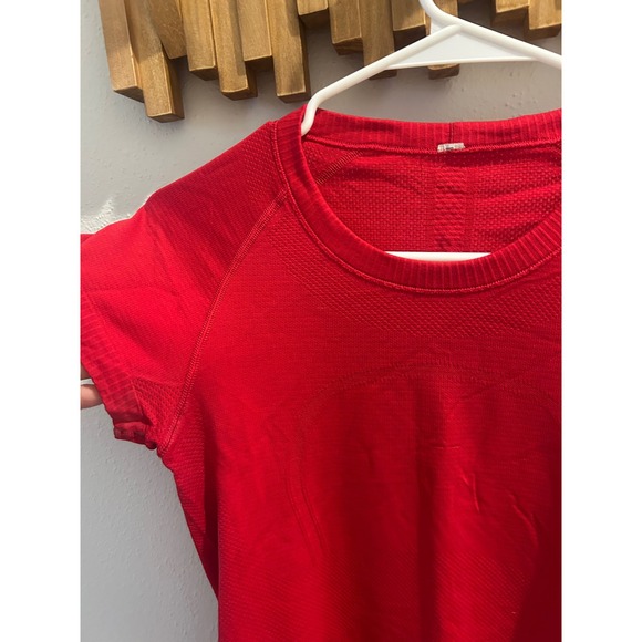 Lululemon Swiftly Tech Short Sleeve Red Women's Athletic Shirt Size 6 - Picture 2 of 6